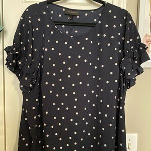 Lane Bryant. Size 20. Flutter Sleeve Top. (Tub A)
